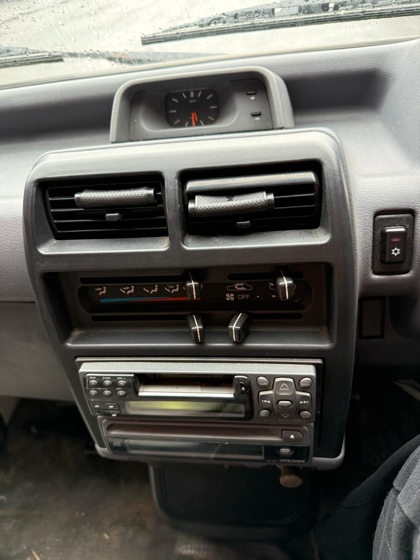 1995 Mitsubishi Minicab image 3