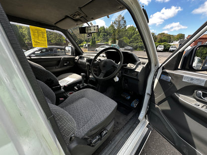 1993 Mitsubishi Pajero image 4